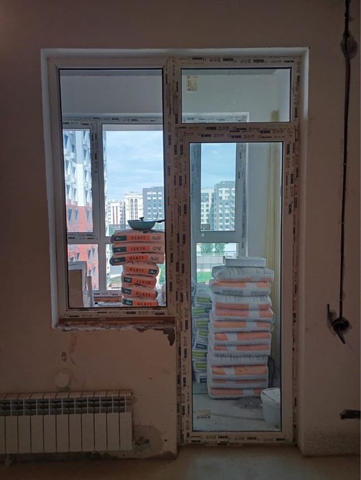 Продам балконную дверь