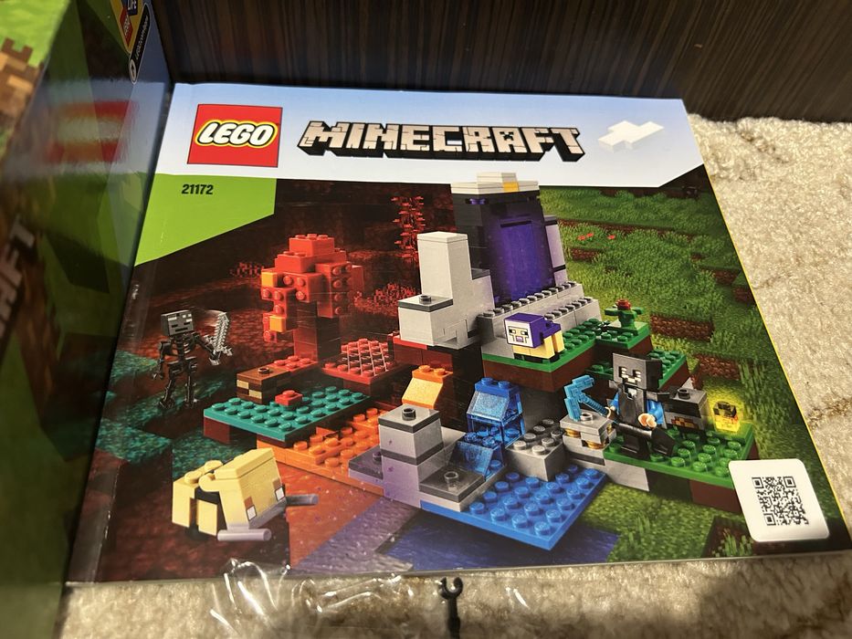 LEGO Minecraft - Portalul ruinat 21172, 316 piese