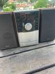 Тонколона - Sony CD Music System CMT-EH10.