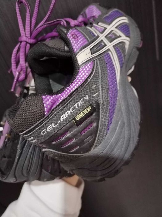 Оригинални туристически/планински обувки Asics 39.5