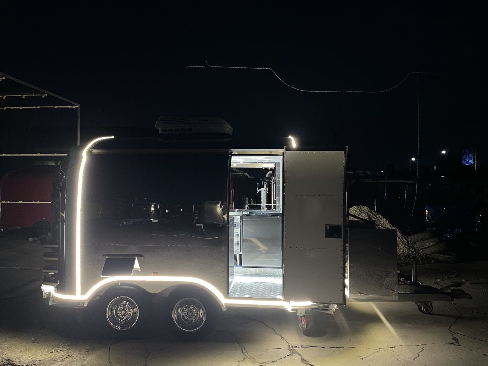Rulota Food Truck afacere la cheie