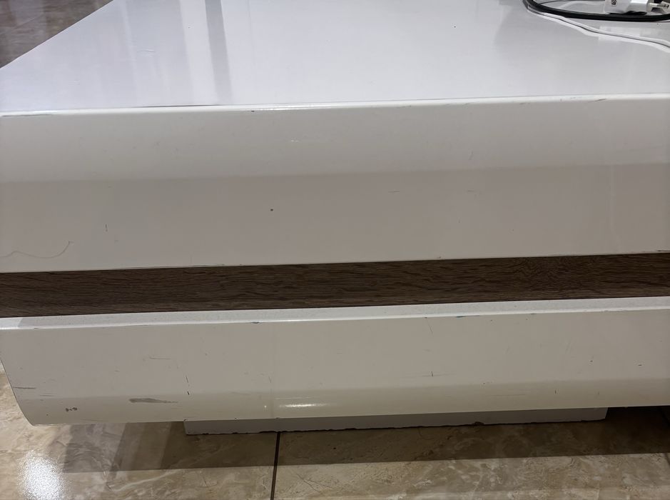 Холна масичка гланц - съвременен интериор