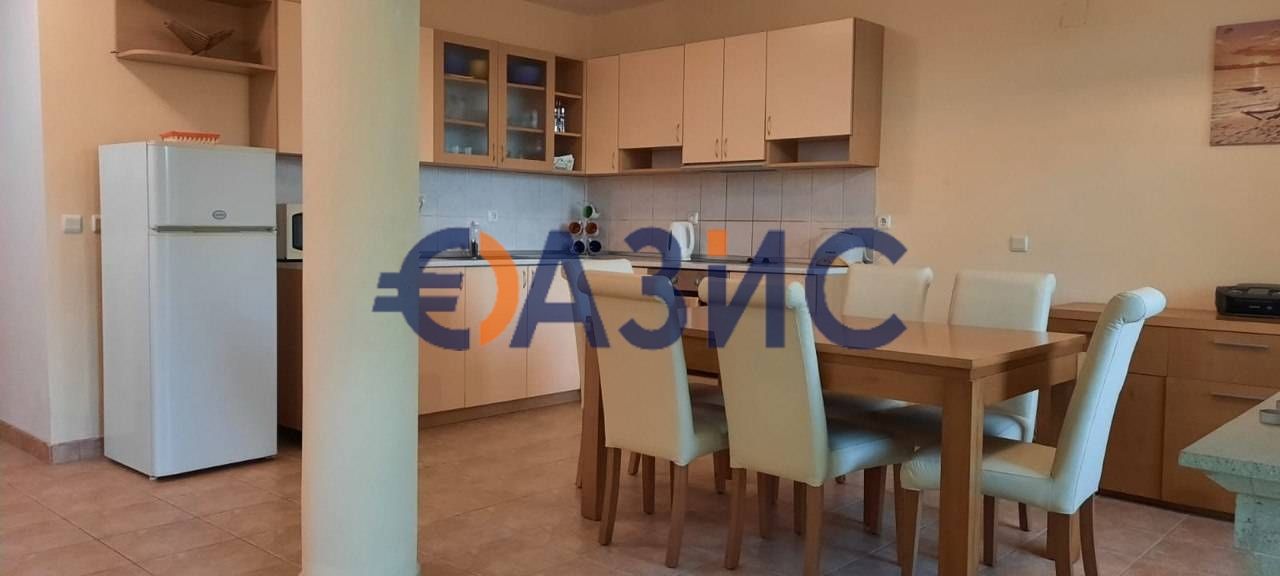 Продава се Хотел в с. Рогачево, Област Добрич - 2457 кв.м за 316 €/кв.м - Снимка #2