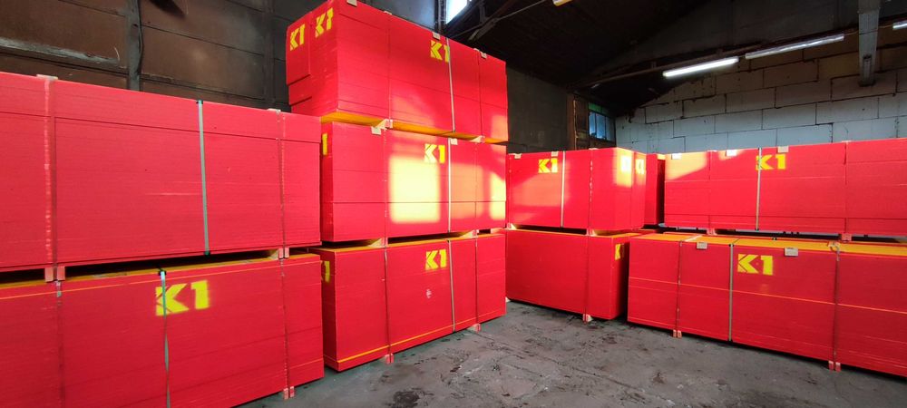 Placa galbena, distantieri, coltare/fasete, pene metalice, montanti