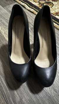 Туфли женские на высоком каблуке 36 размер