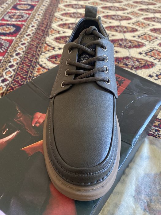 Ботинка кожанная новая