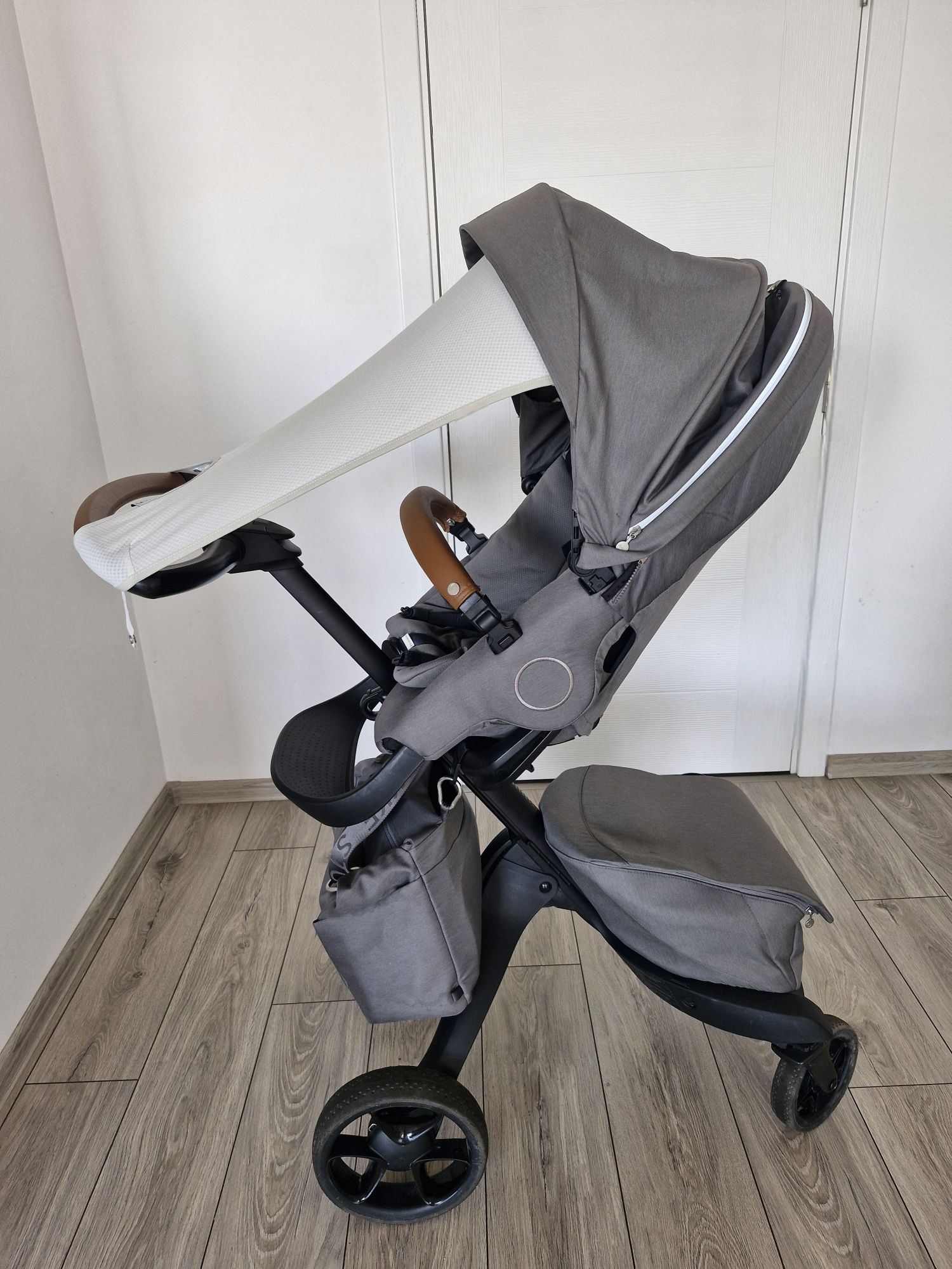 Бебешка количка "STOKKE XPLORY X" и всички допълнителни аксесоари!