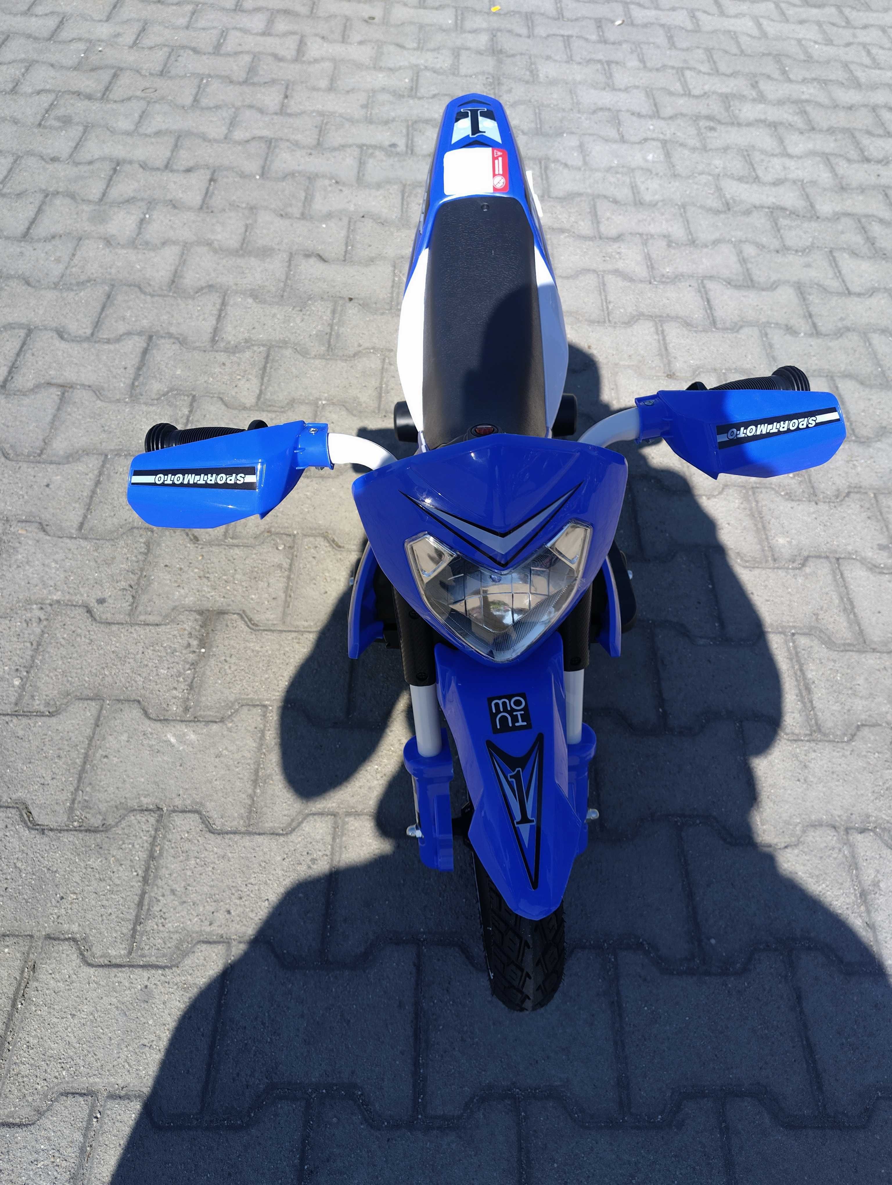 Акумулаторен мотор с помпещи гуми SUPER MOTO син