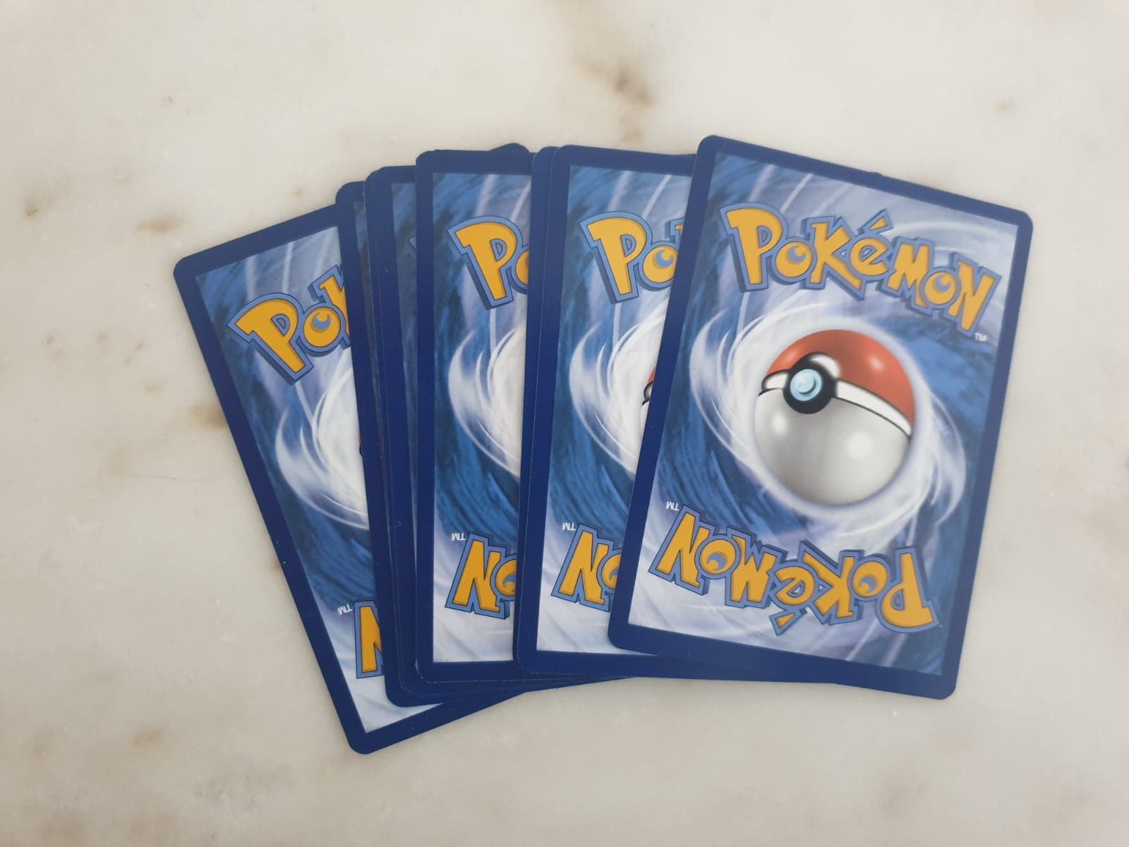 8 pokemon карти като нови