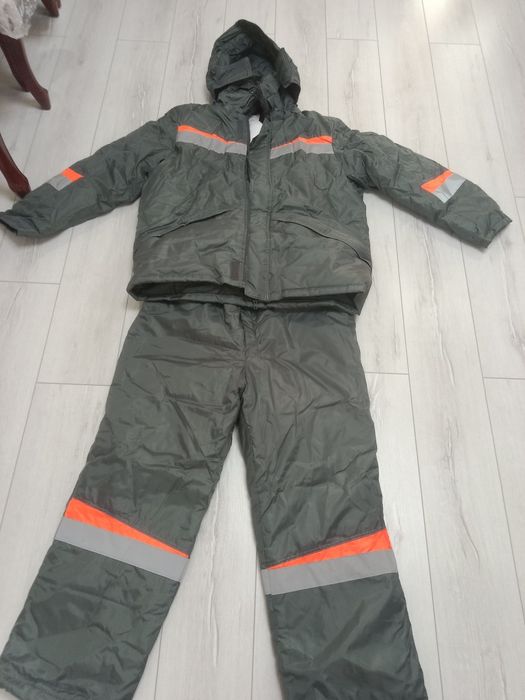 Зимние куртка и комбинезон новая