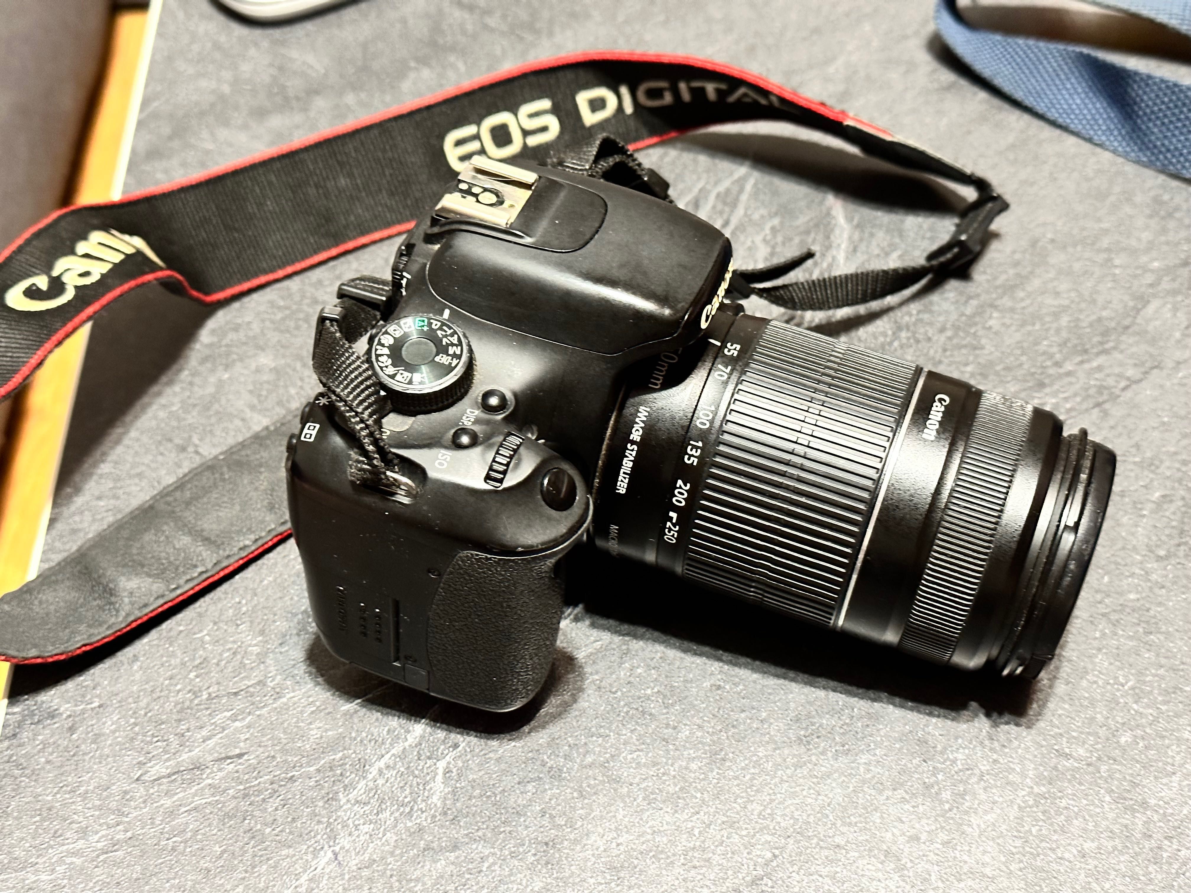 Camera Canon EOS 600D stare foarte buna