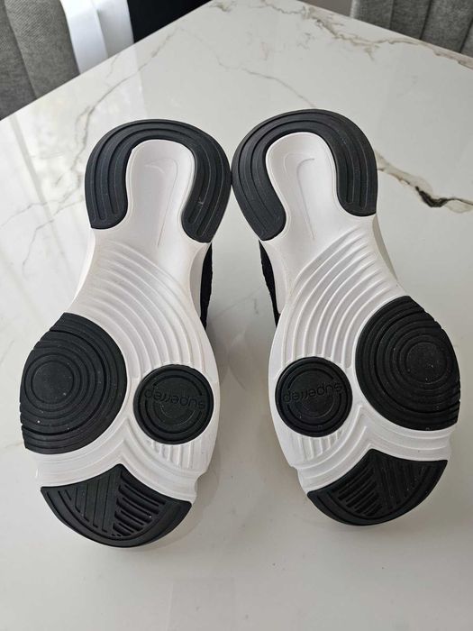 Маратонки Nike Wmns Nike Superrep Groove