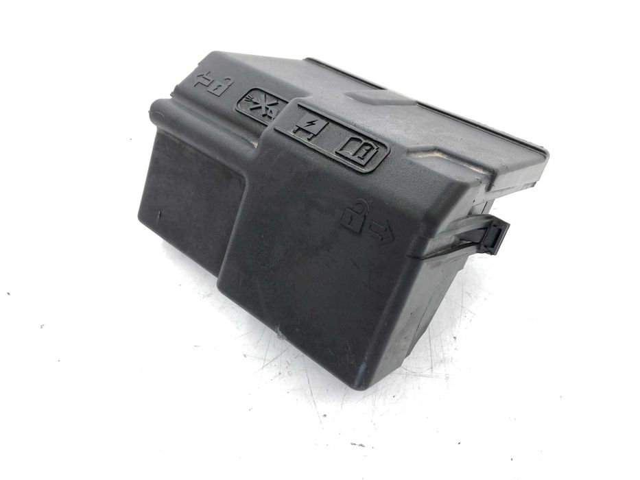 Бушониера клема с бушони Opel insignia b sport tourer z18 2018г