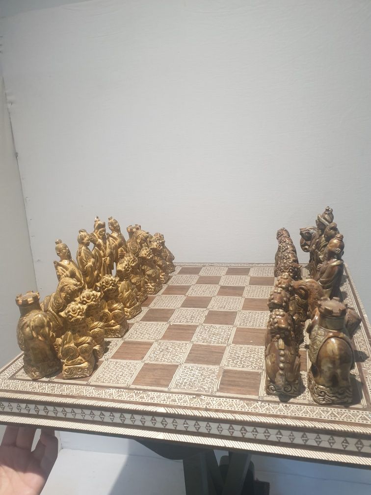 De vânzare 2 jocuri de șah