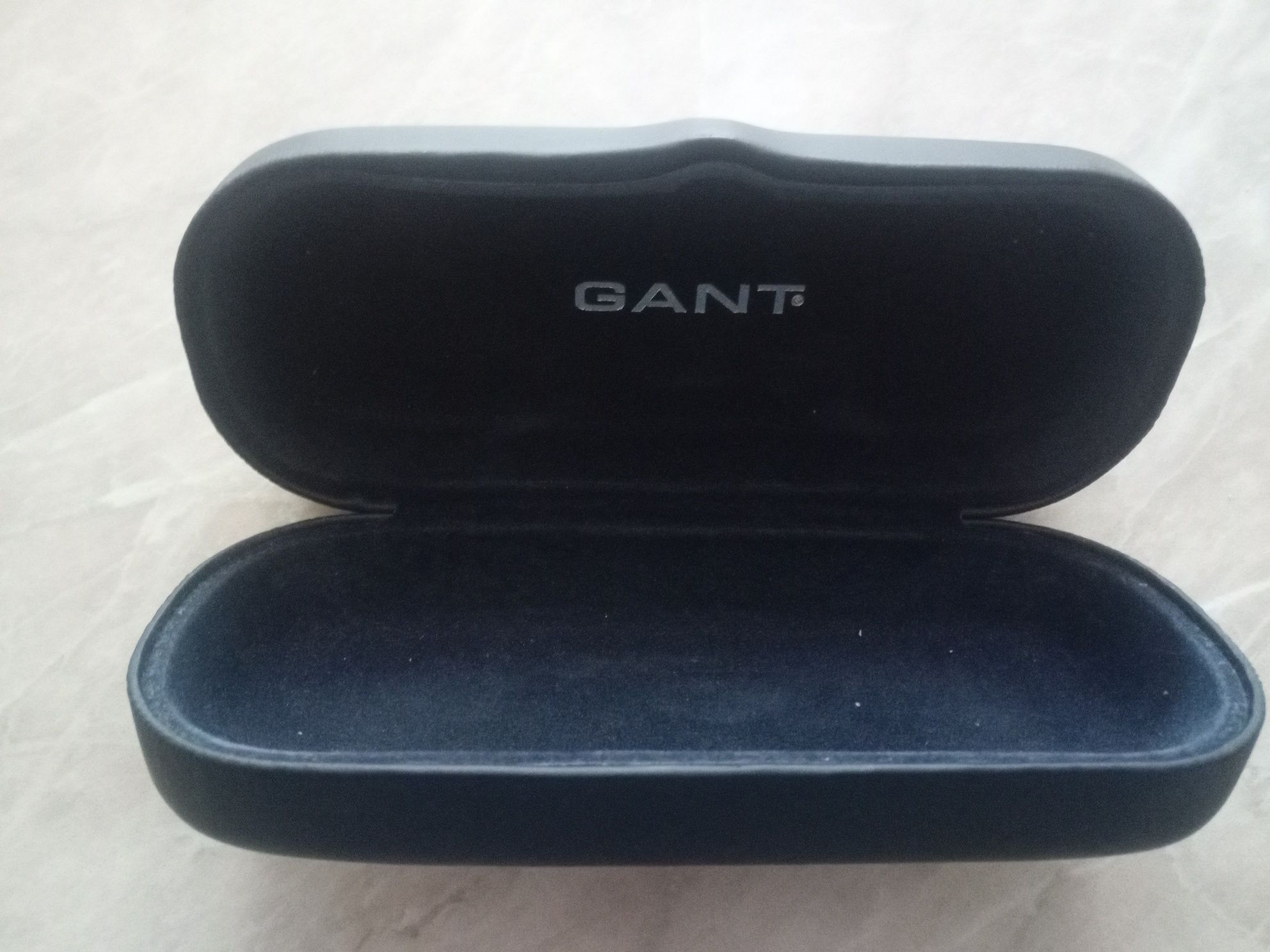 Кутия за очила Gant