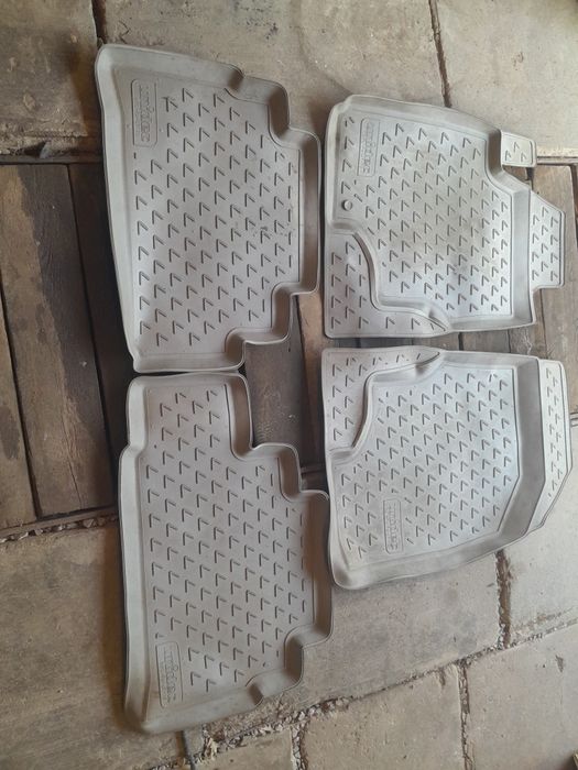 Коврики гелевые состояние хорошее