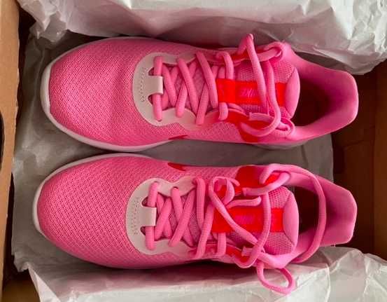 Нови дамски / детски маратонки Nike Revolution #37/23,5