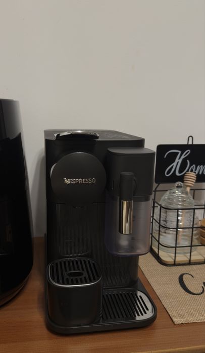Espressor Nespresso by De’Longhi Lattissima One