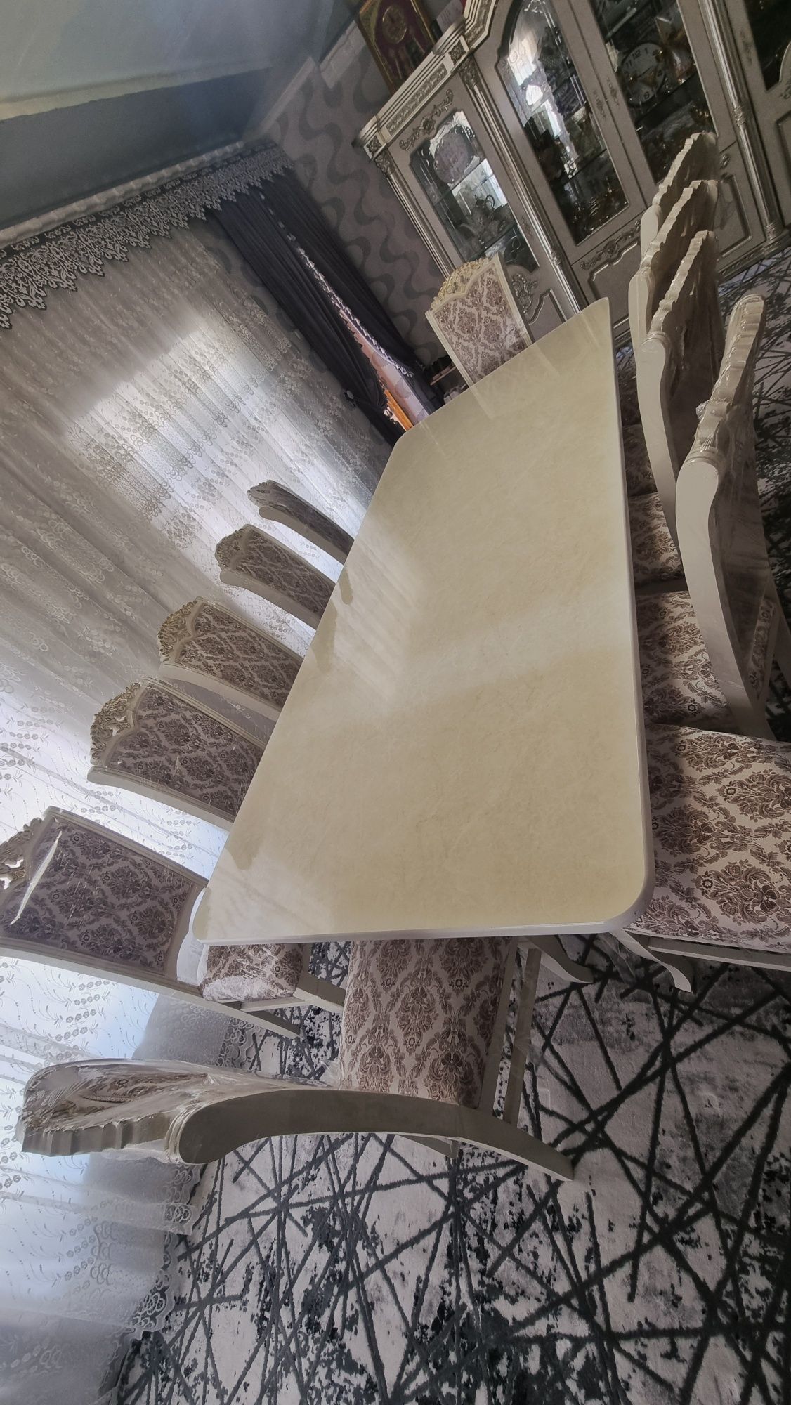 12 talik stoʻl stul