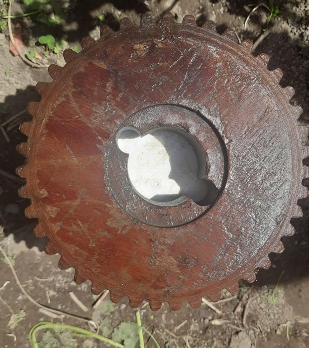 Деревянная шестерёнка ретро экспонат