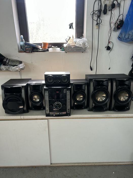 Продам музыкальный центр LG