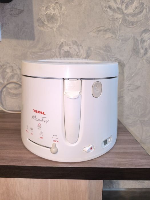 Продается фритюрница Tefal
