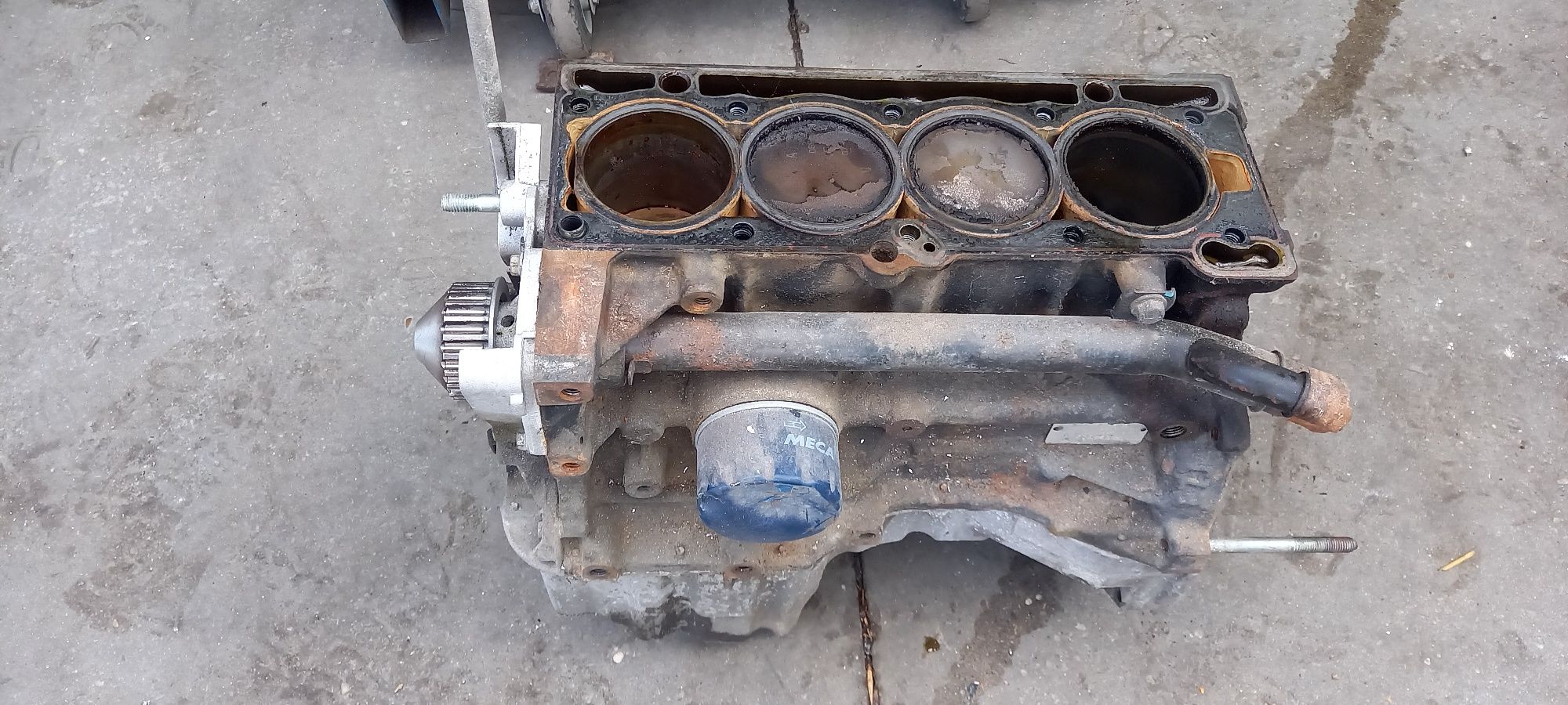 Двигател Мотор Блок за Dacia Renault.Дачия и Рено 1.4 MPI бензин