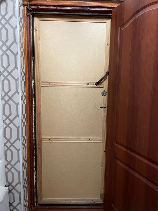 Железный дверь продам