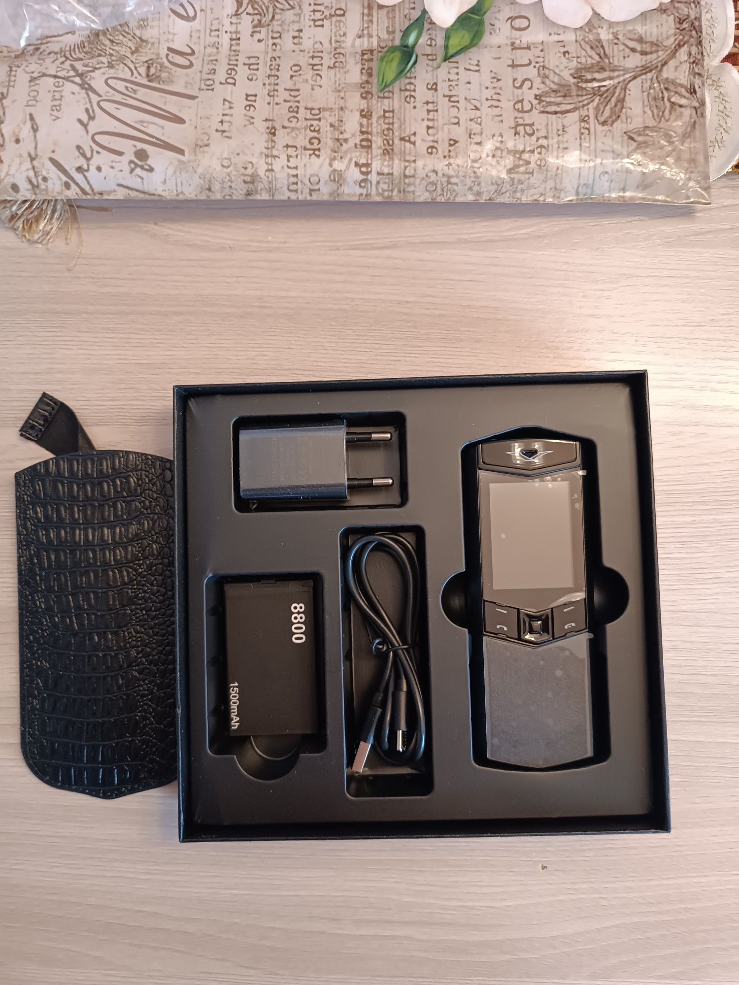 Продаётся VERTU V888Pro. Слайдер.