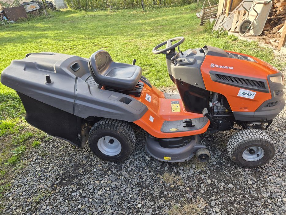 Tractoras gazon husqvarna