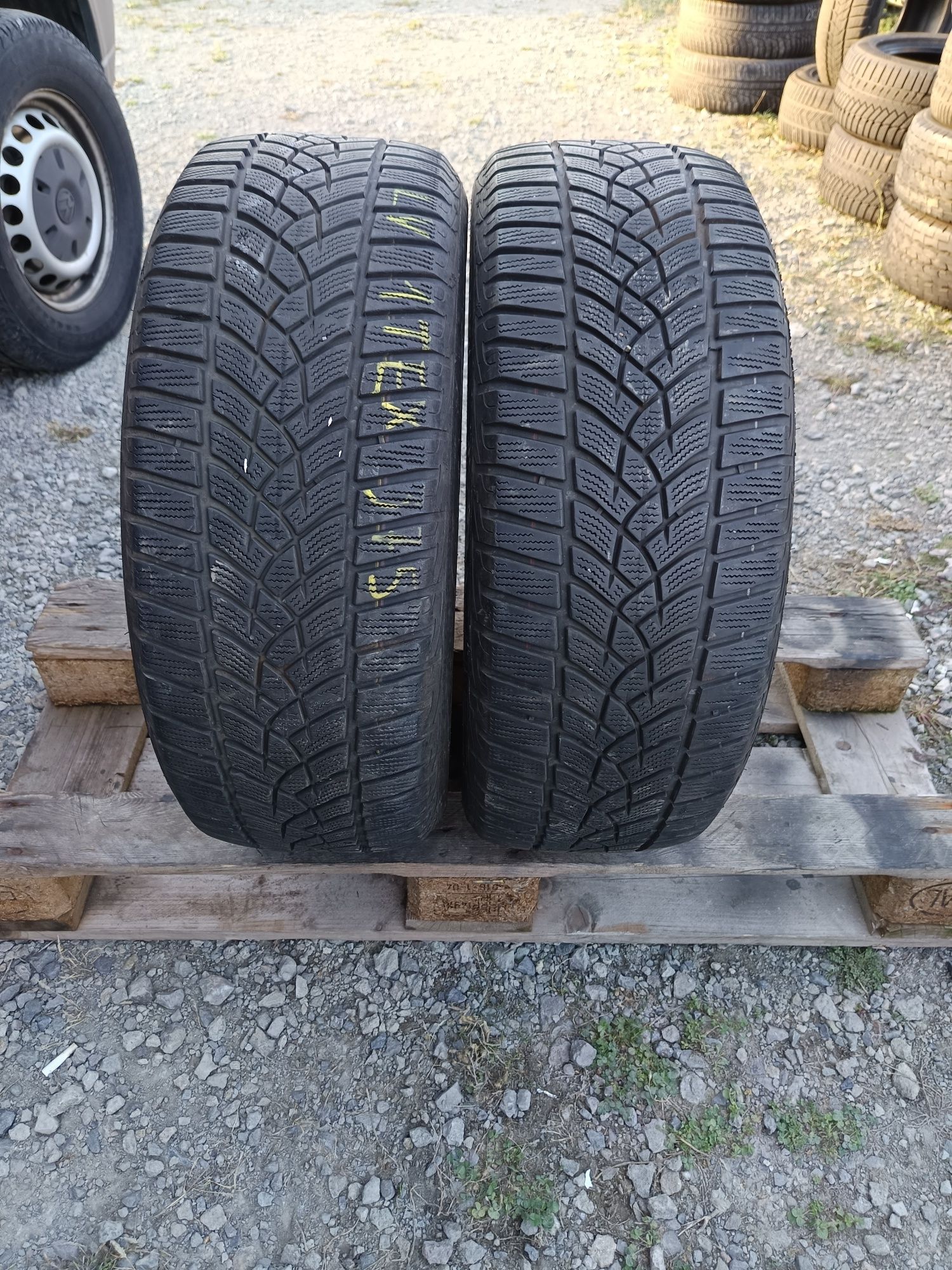 215.55R 17.98V GOODYEAR ДОТ 3217