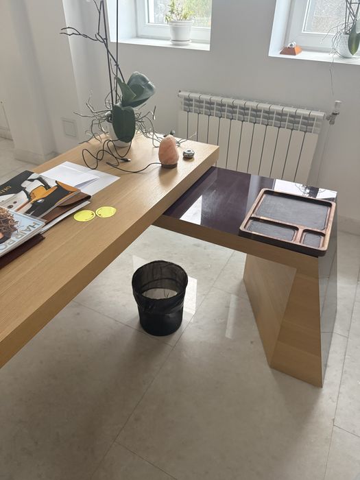 Бюро от масив със сгъваем плот и много екстри плюс шкафче