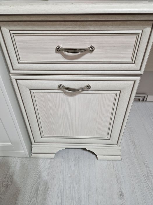 Birou Charme Mobexpert