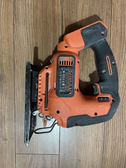 Fierastrau pendular B&D