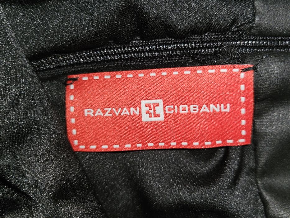 Vând fusta scurta designer Răzvan Ciobanu S