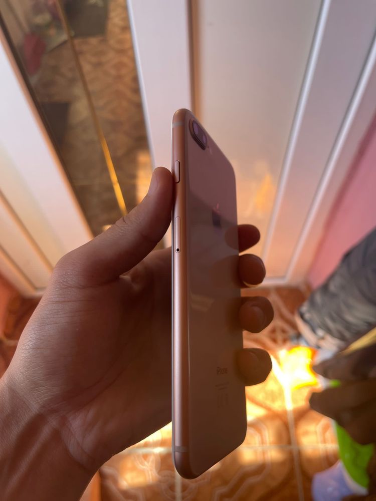 Vând/Schimb iPhone 8 plus Gold Rosé