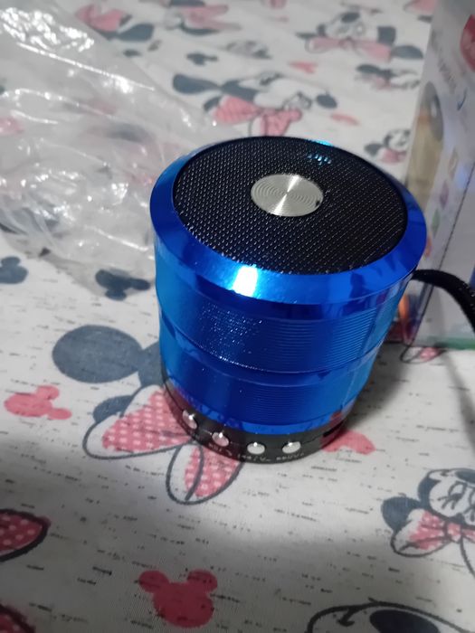 ₩ vând mini speaker bluetooth radio usb nou