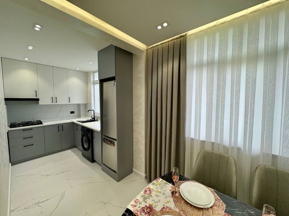 Чиланзар 6.  Парус.  3в4комнатная кирпич.  Евро