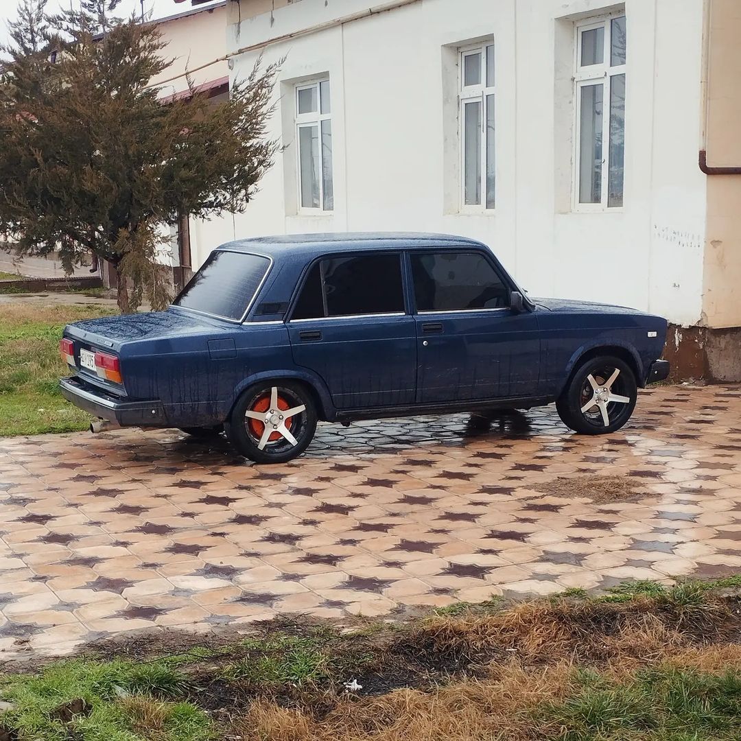 Sotiladi vaz 2107