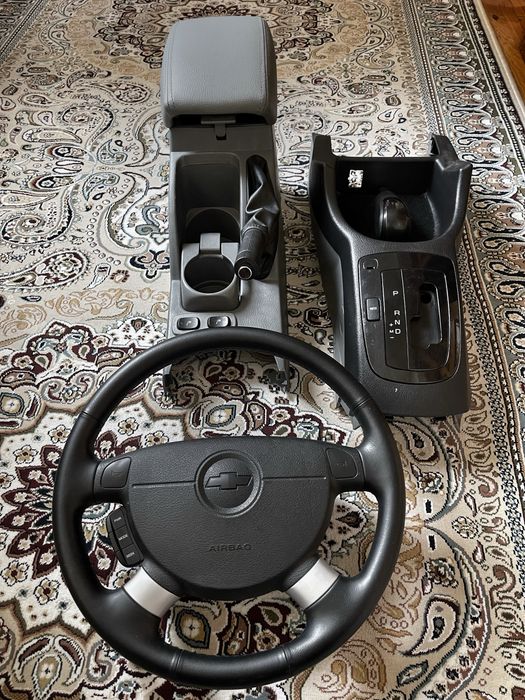 Gentra руль, бар, кпп ручка комплект сотилади. Родной янги холати