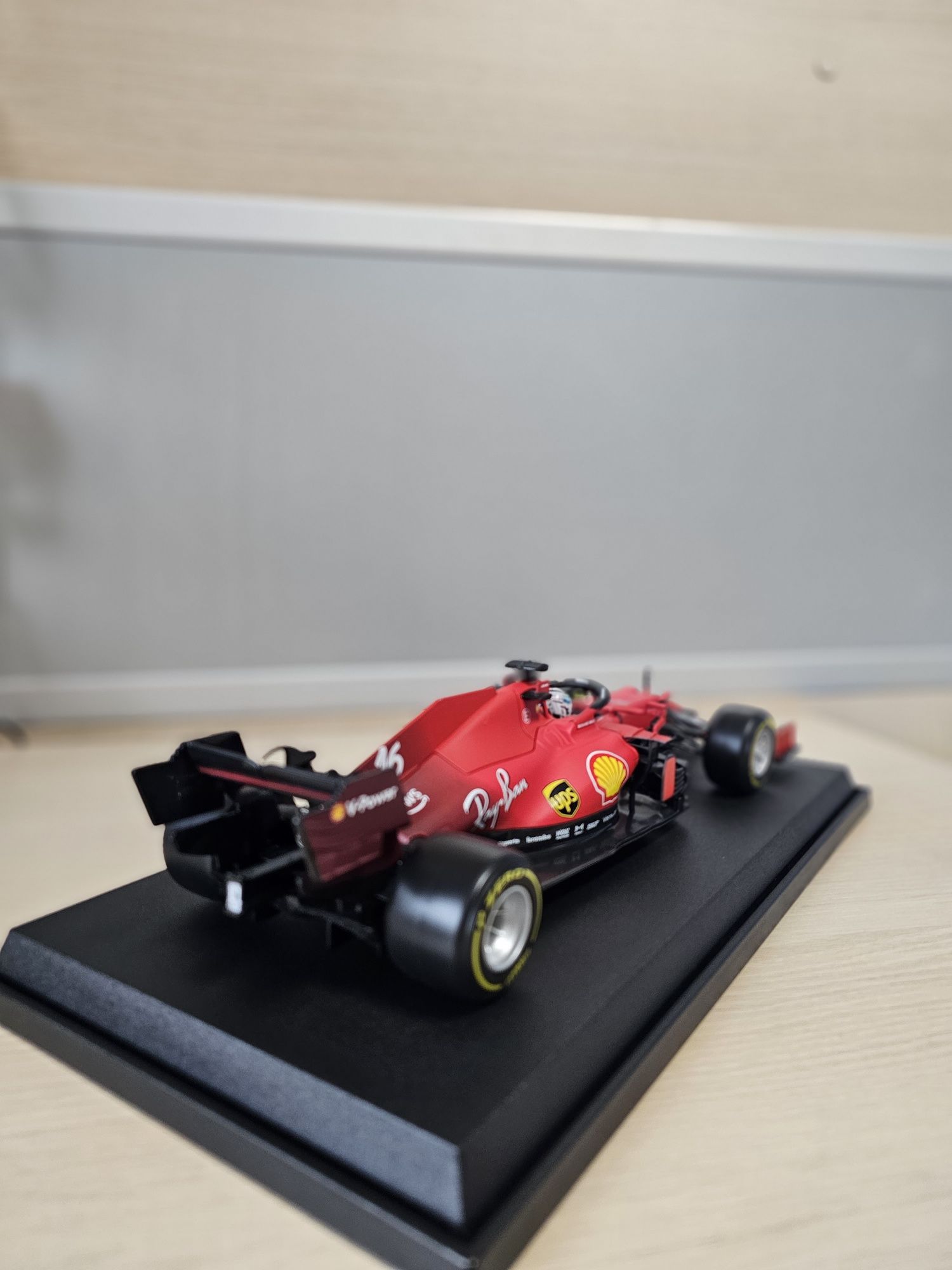 Ferrari SF21 1:18