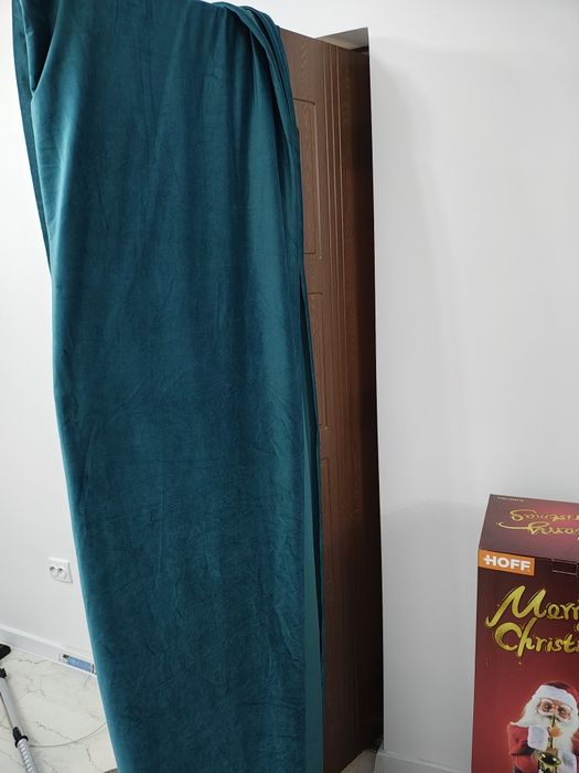 Draperie turcoaz ,albastru