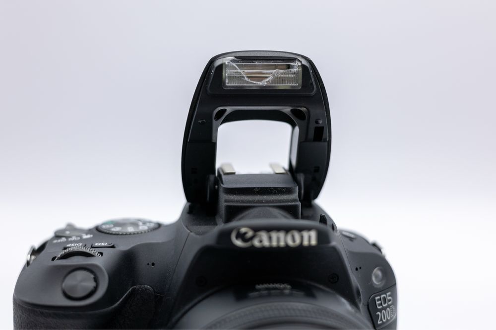 Canon EOS 200d комплект