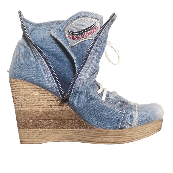 Vand ghete de dama, cu toc, din blugi, brodate - marimea 41