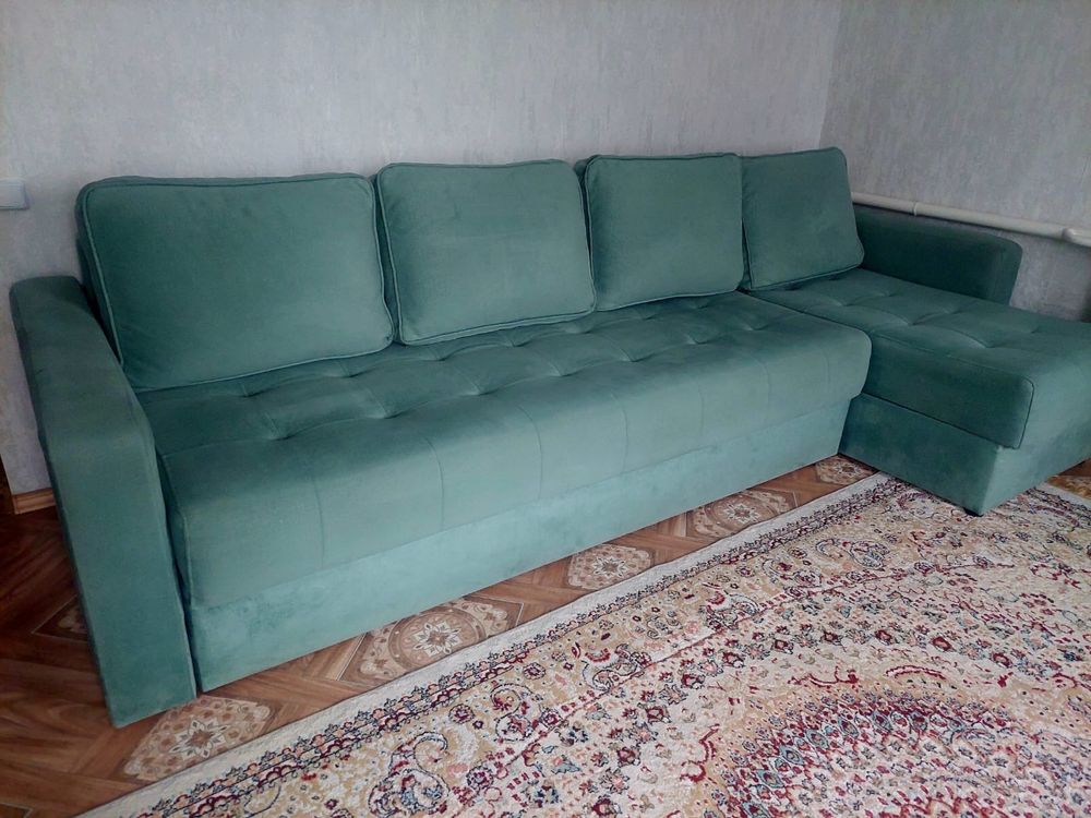 Продам диван в отличном состояний!