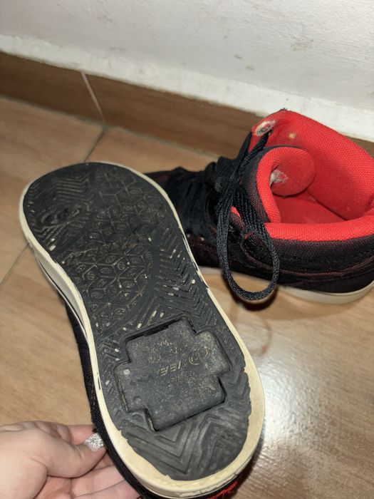 Pantofi cu rotile pt copii