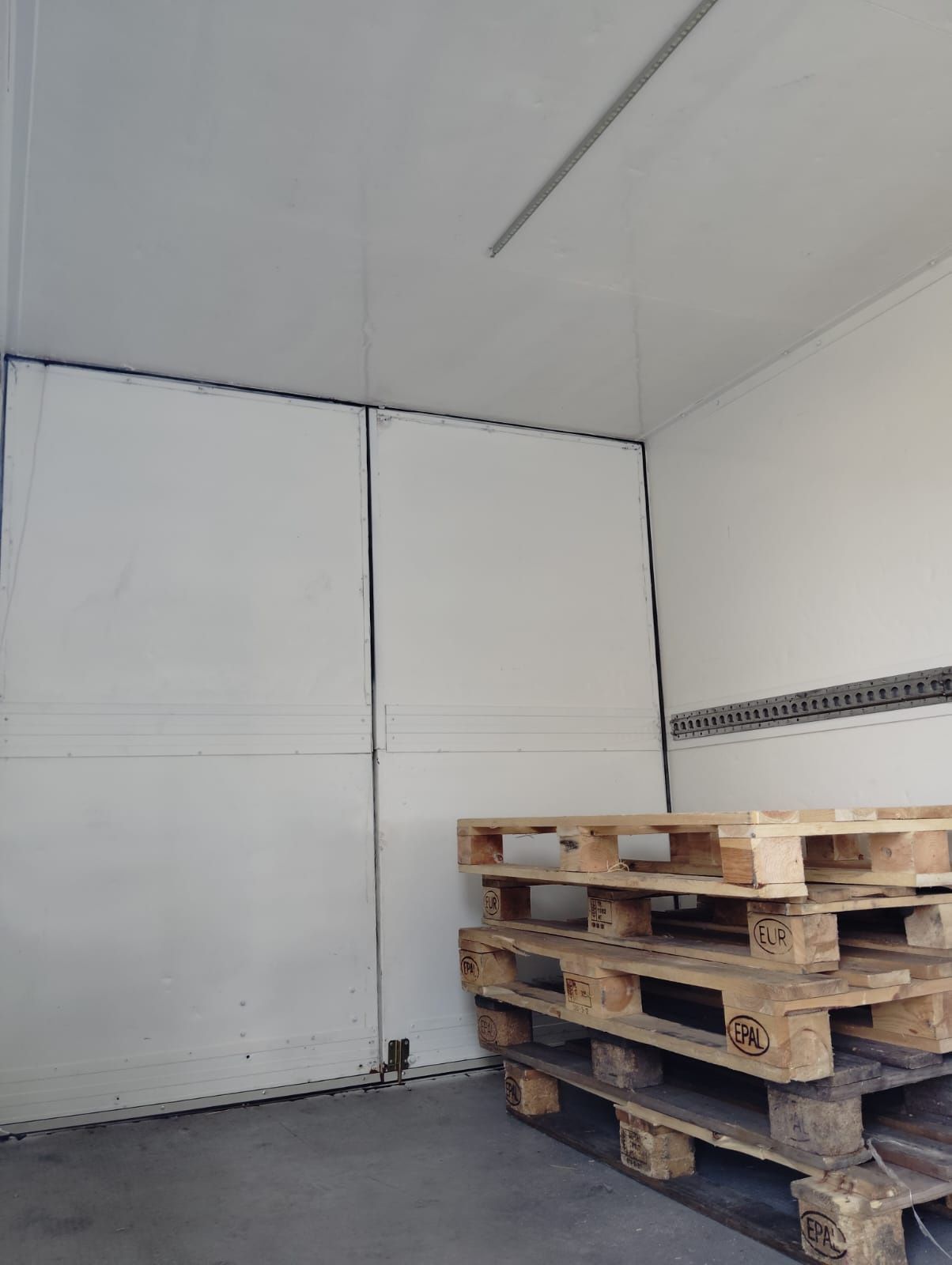 Vând Mercedes Benz  sprinter 515 frigorific
