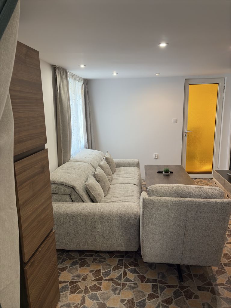 Дава се под наем Къща в с. Бенковски, Област Варна - 80 кв.м за 816 € - Снимка #8
