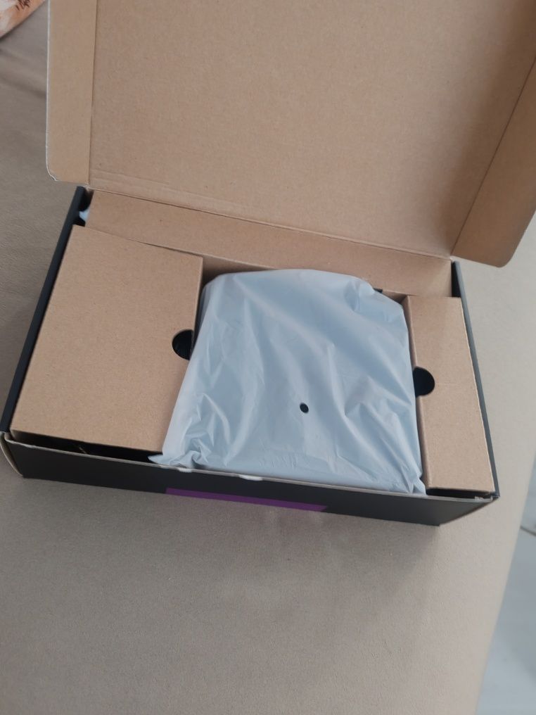 Eon TV box почти нов
