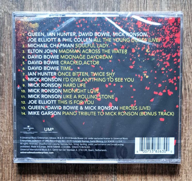 David Bowie - Beside Bowie